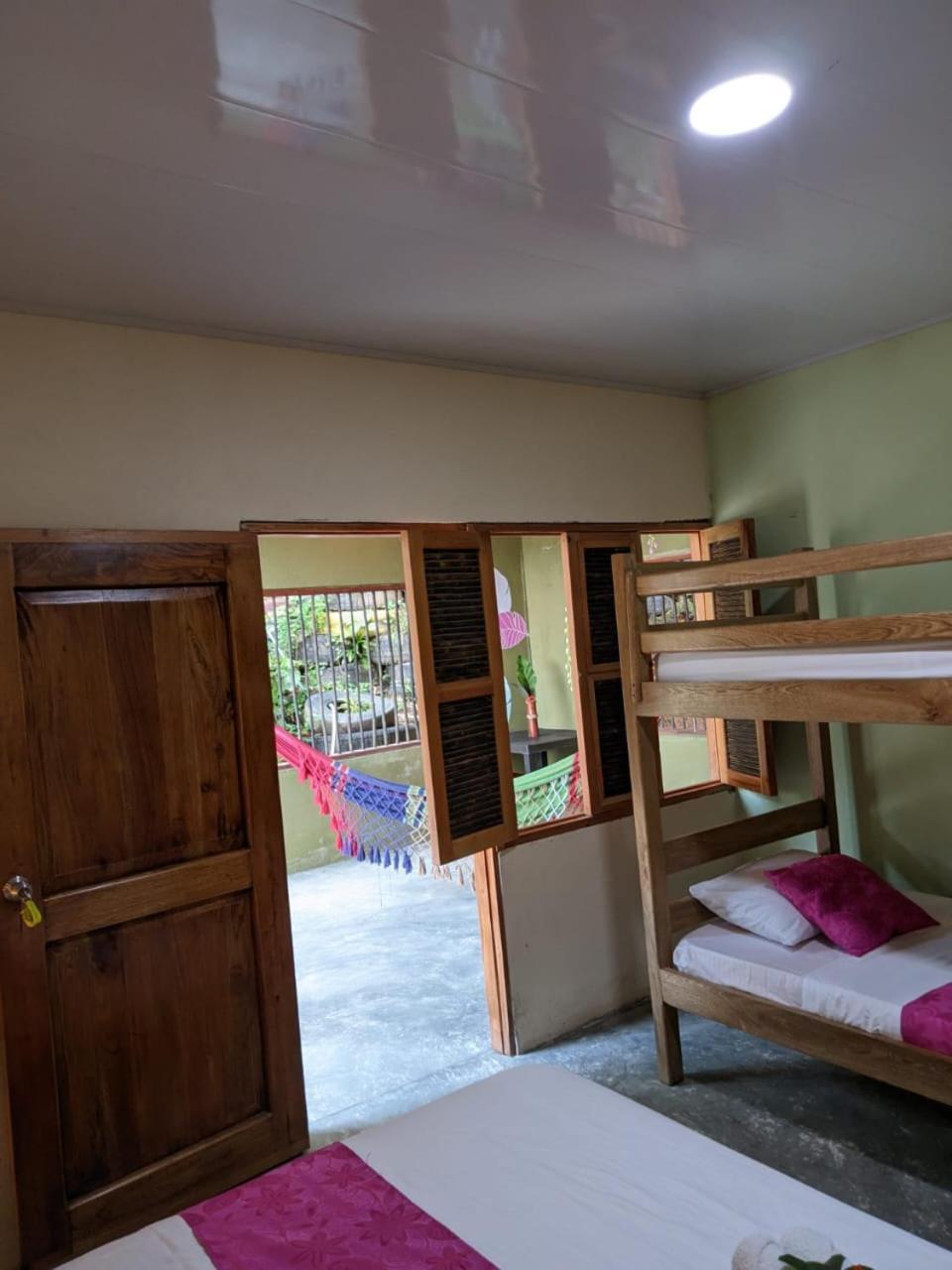 Sierra Kay Hostel Guachaca Bagian luar foto